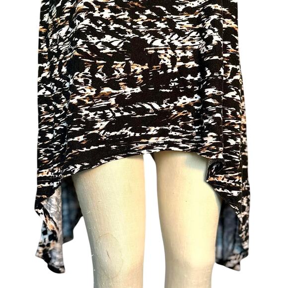 Womens Top Size Large Black Beige Animal Print Professional Office Church Work - Picture 3 of 8